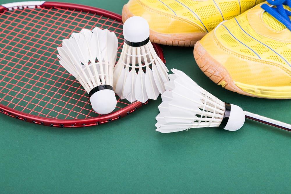 How to Choose the Best Badminton Accessories for Men?